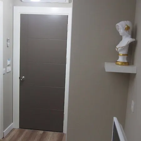 Apartment By Pegasus Beach Flats *